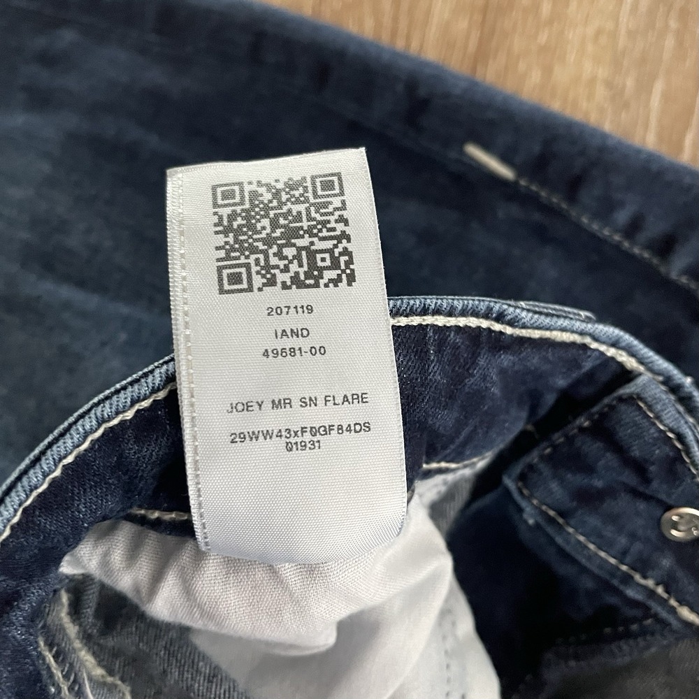 True Religion Dark Blue Bootcut Jeans - Picture 8 of 9